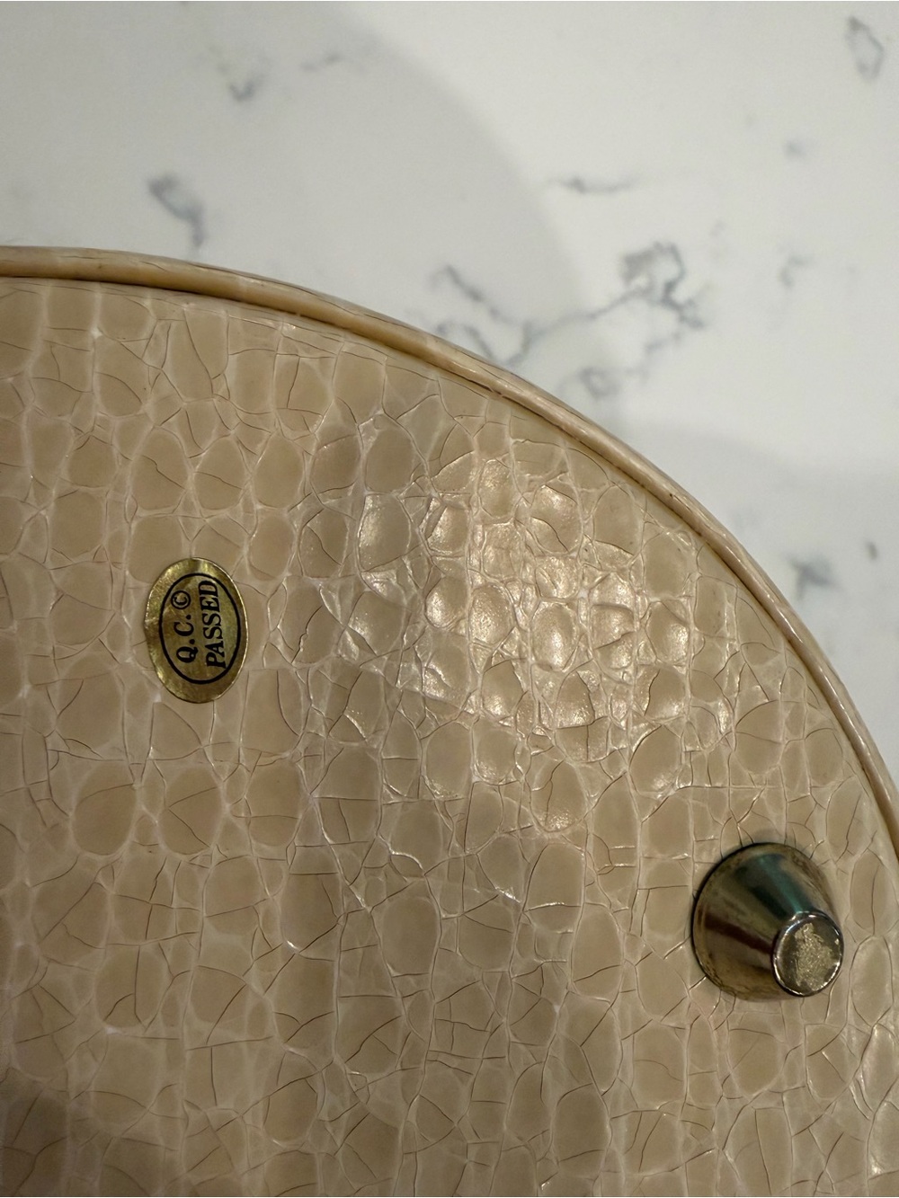 Vintage Bentony Train/makeup Case with Gold Hardware NWT. New old stock - Picture 5 of 9